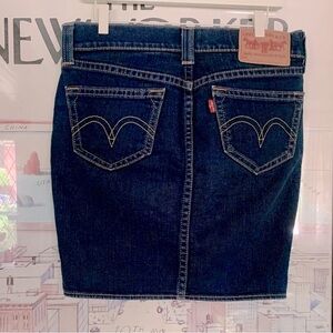Levi’s Y2K TYPE 1 denim skirt waist sits low Size M